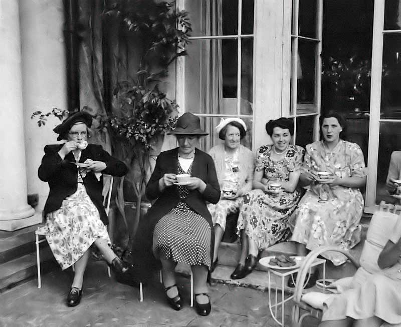 WI Party at Froyle House June 1952 Mrs L Knight  Mrs Gosling  Gwen Knight