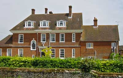 The manor House 2001